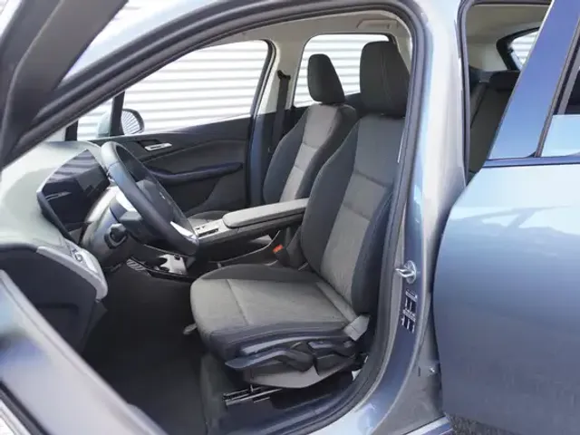 BMW 216