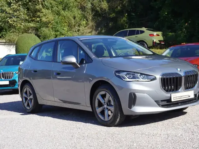 BMW 216