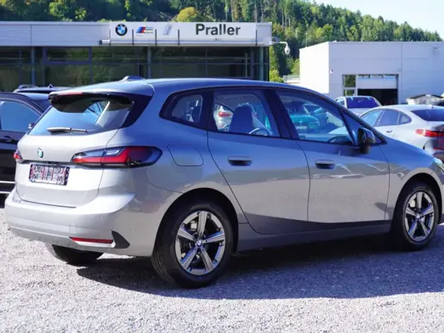 BMW 216