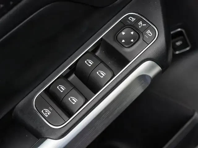Mercedes-Benz EQB 300