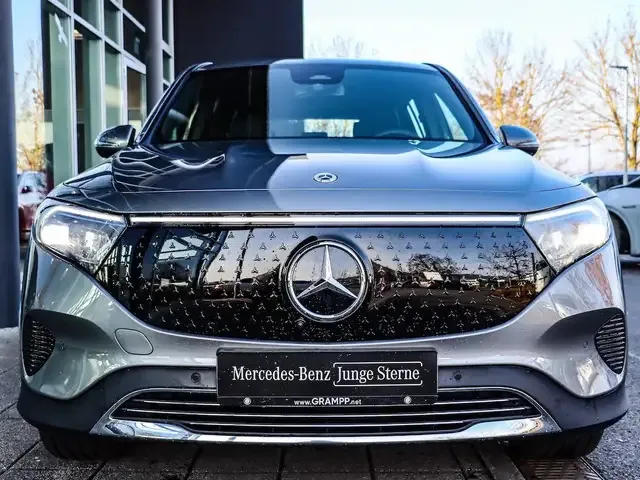 Mercedes-Benz EQB 300