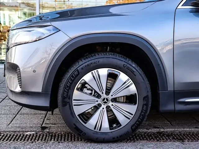 Mercedes-Benz EQB 300