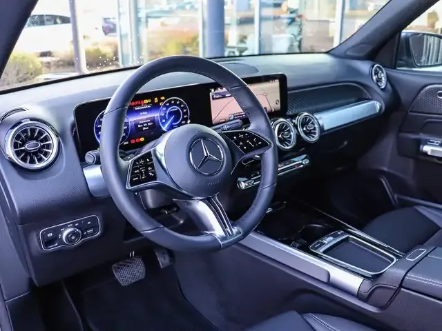 Mercedes-Benz EQB 300