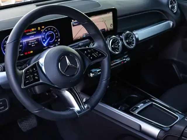 Mercedes-Benz EQB 300