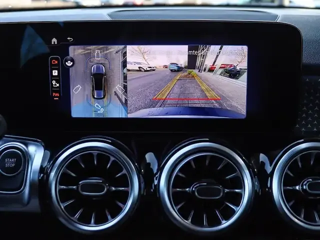 Mercedes-Benz EQB 300