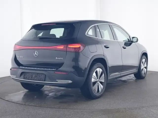 Mercedes-Benz EQA 300