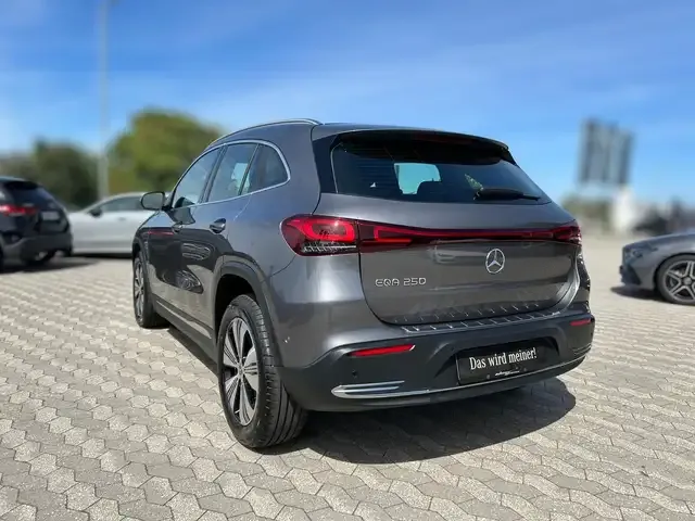 Mercedes-Benz EQA 250