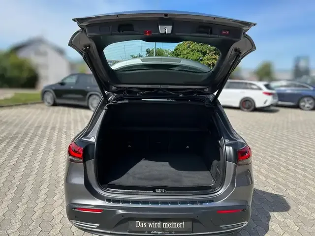 Mercedes-Benz EQA 250