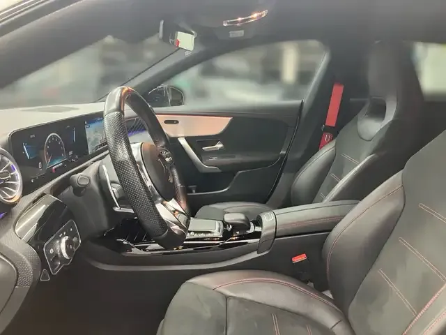 Mercedes-Benz CLA 45 AMG