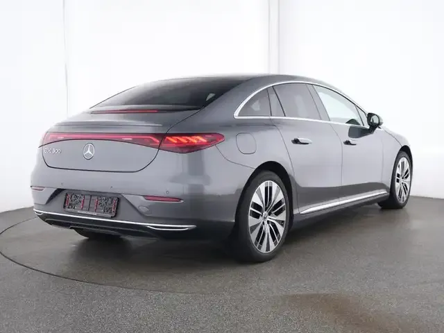Mercedes-Benz EQE 300
