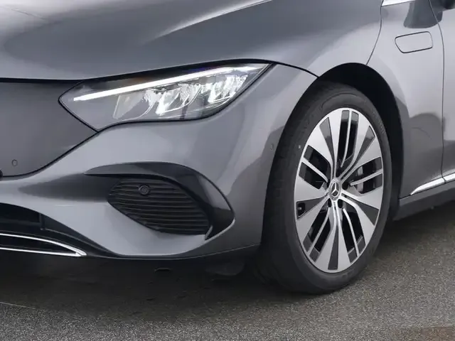 Mercedes-Benz EQE 300