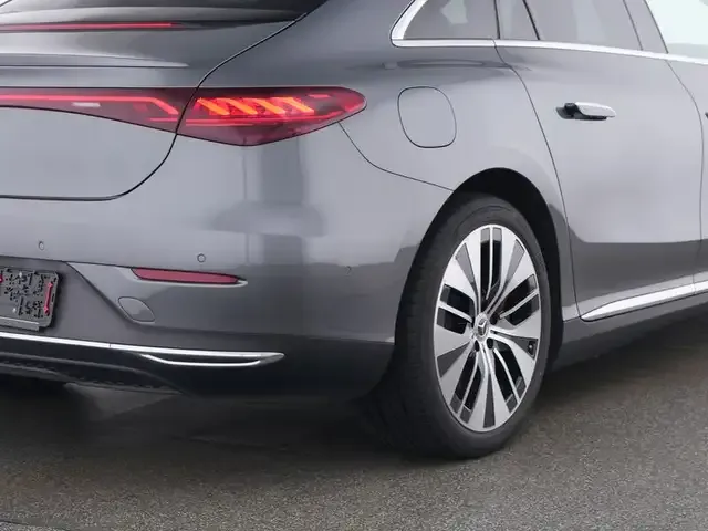 Mercedes-Benz EQE 300