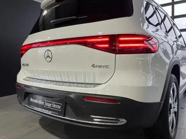 Mercedes-Benz EQB 300