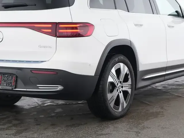 Mercedes-Benz EQB 300