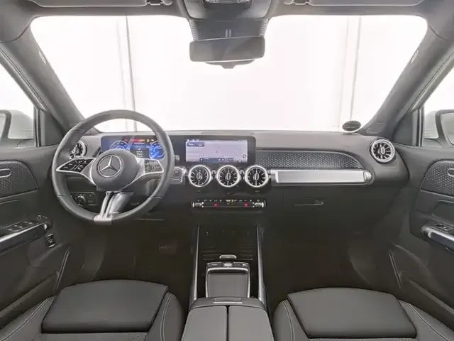 Mercedes-Benz EQB 300