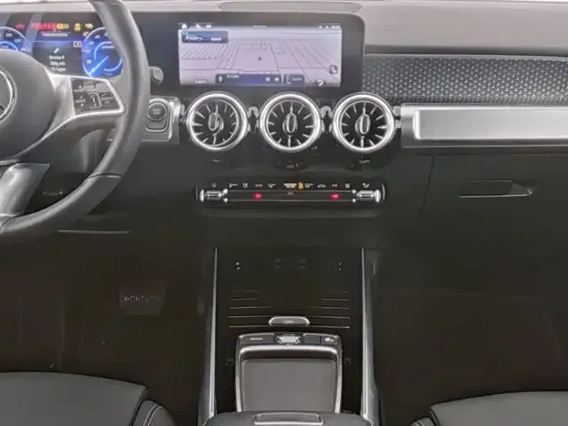 Mercedes-Benz EQB 300