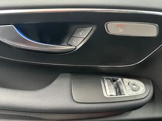 Mercedes-Benz V 220
