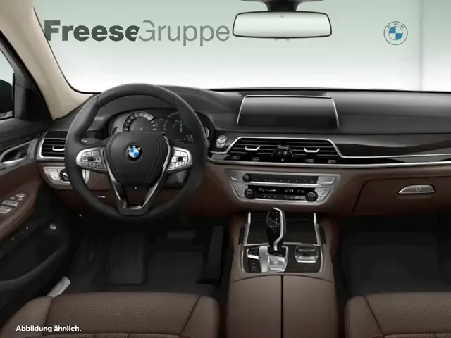 BMW 745