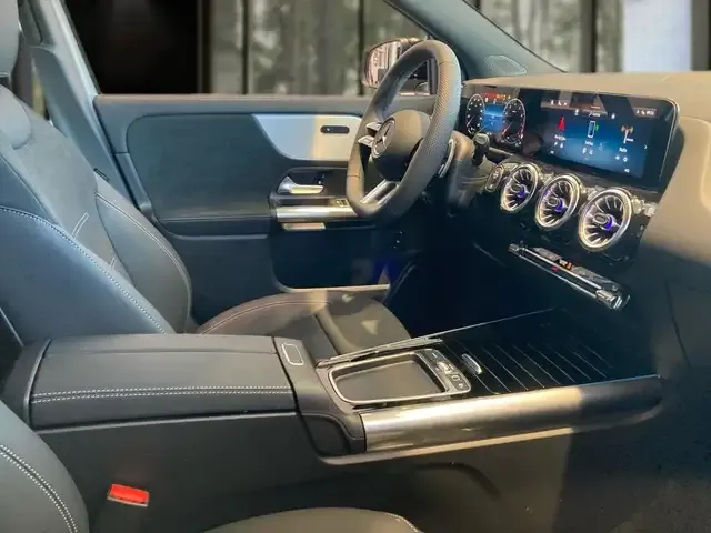 Mercedes-Benz GLA 220