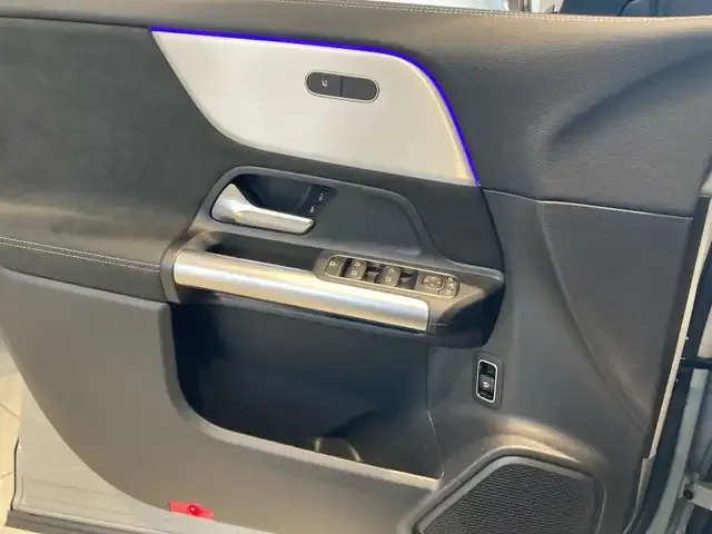 Mercedes-Benz GLA 220