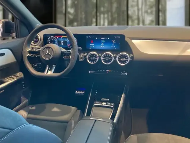 Mercedes-Benz GLA 220