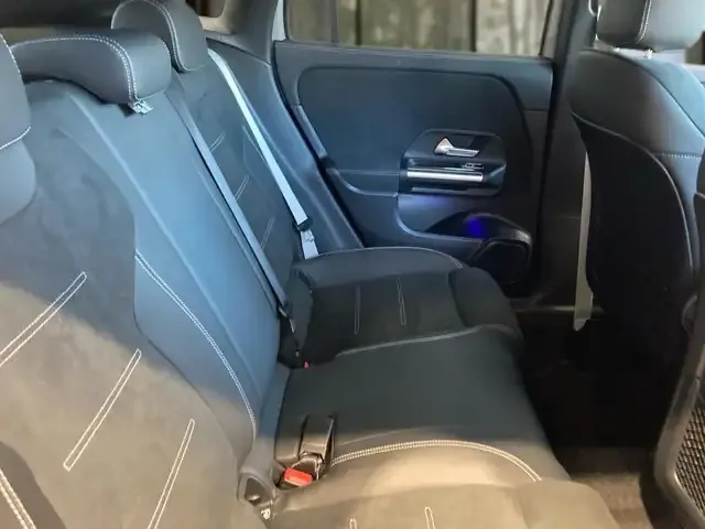 Mercedes-Benz GLA 220