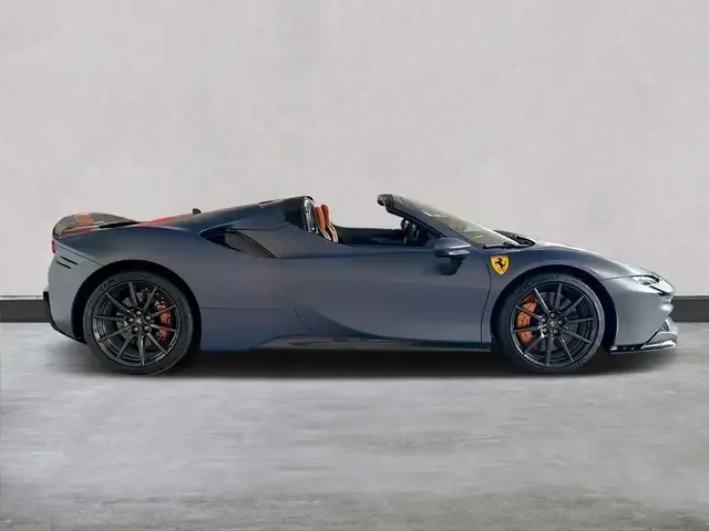 Ferrari SF90 Spider