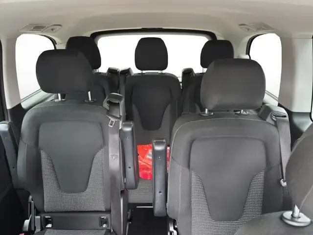 Mercedes-Benz V 220