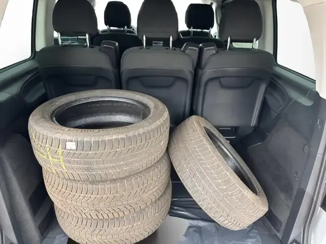 Mercedes-Benz V 220