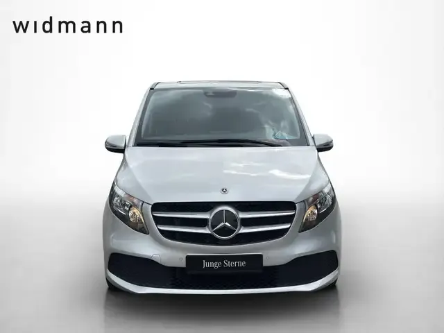 Mercedes-Benz V 220