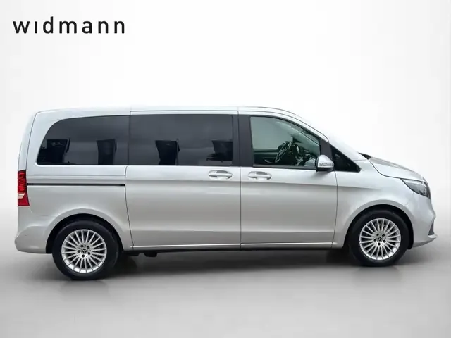 Mercedes-Benz V 220