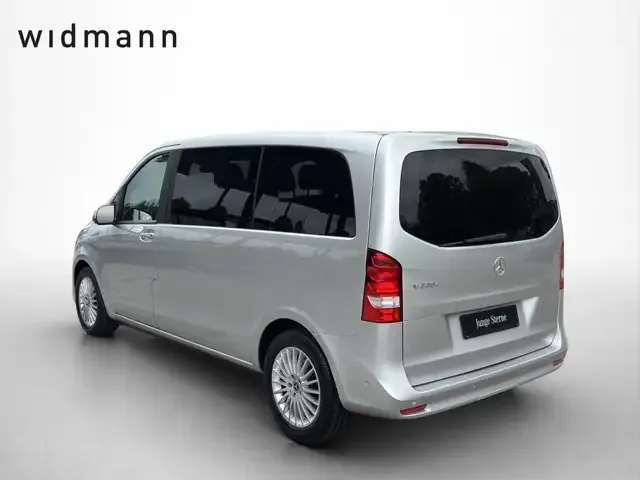 Mercedes-Benz V 220