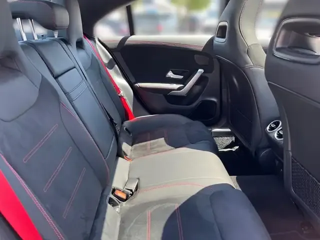 Mercedes-Benz CLA 35 AMG