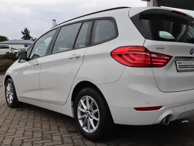 BMW 216