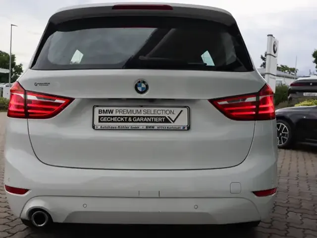 BMW 216