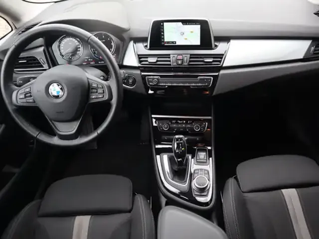 BMW 216