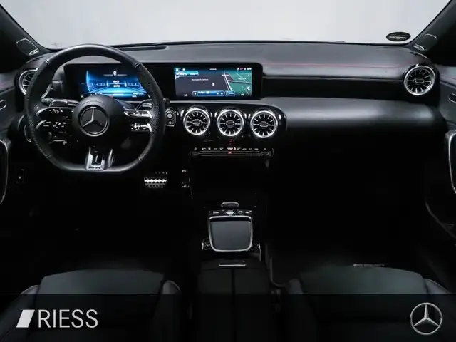 Mercedes-Benz CLA 35 AMG