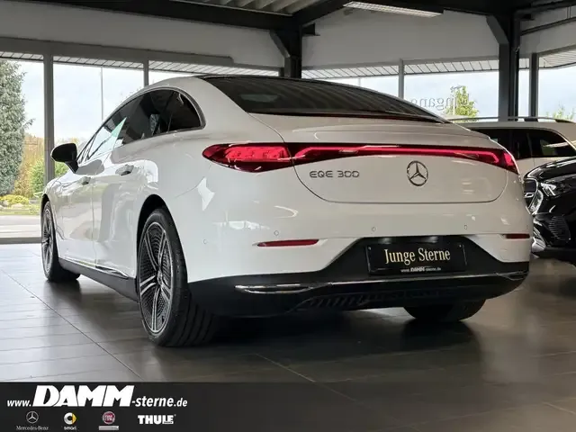 Mercedes-Benz EQE 300