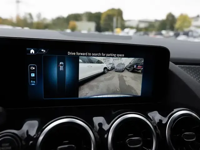 Mercedes-Benz GLA 180