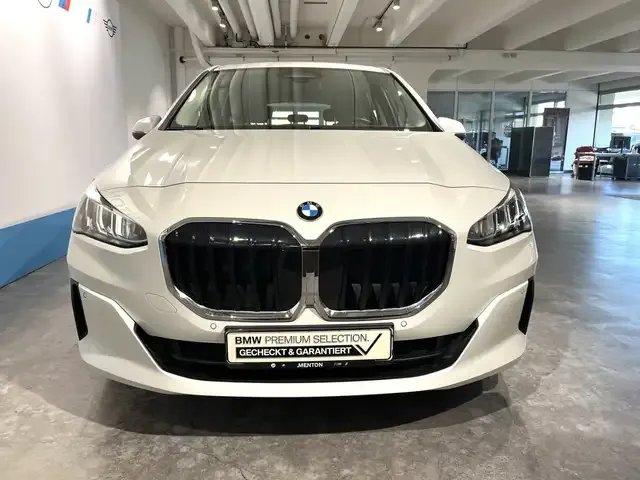 BMW 218