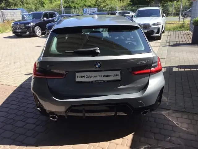 BMW 330