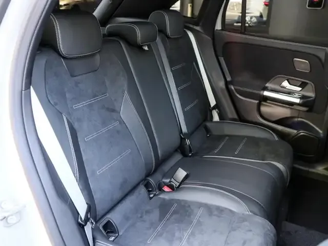 Mercedes-Benz GLA 220