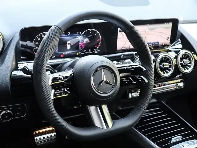 Mercedes-Benz GLA 220