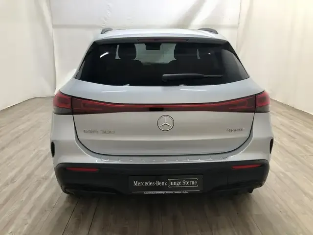Mercedes-Benz EQA 300