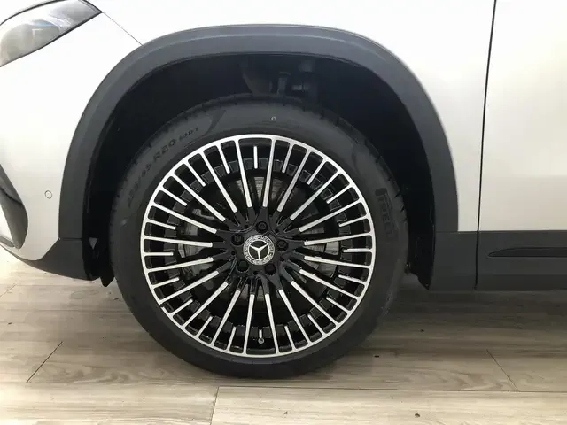 Mercedes-Benz EQA 300