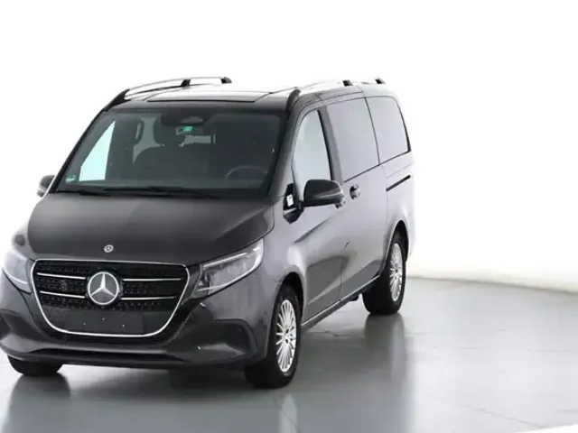 Mercedes-Benz V 220