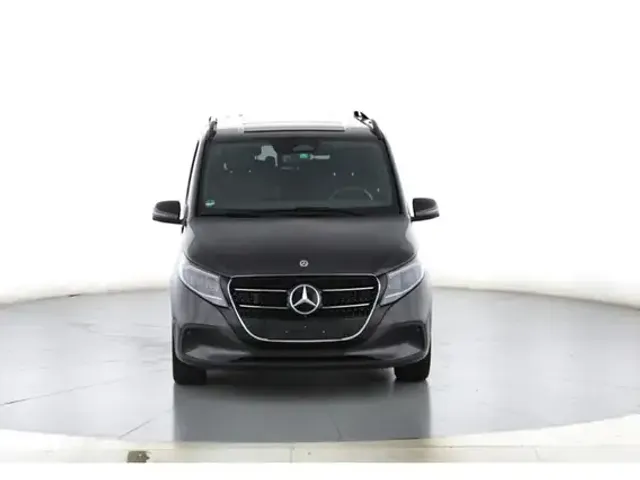 Mercedes-Benz V 220