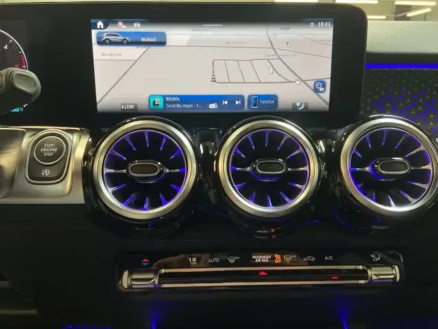 Mercedes-Benz GLB 200