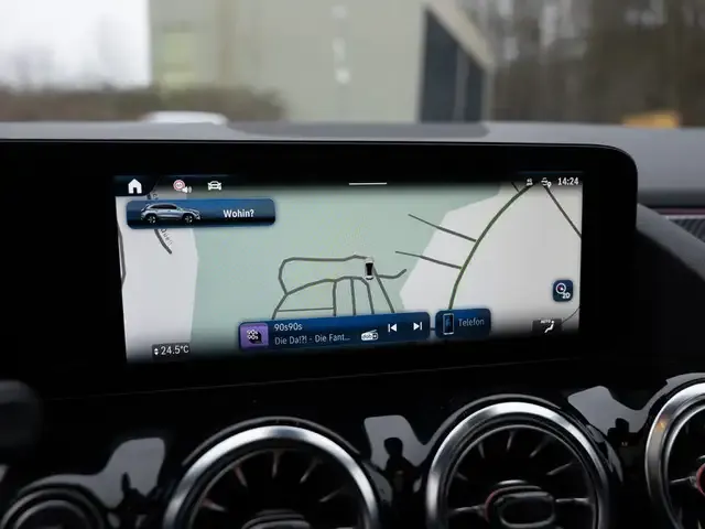 Mercedes-Benz GLA 220