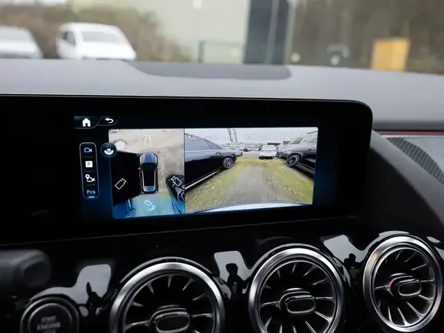 Mercedes-Benz GLA 220